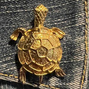 Vintage Gold Turtle Brooch